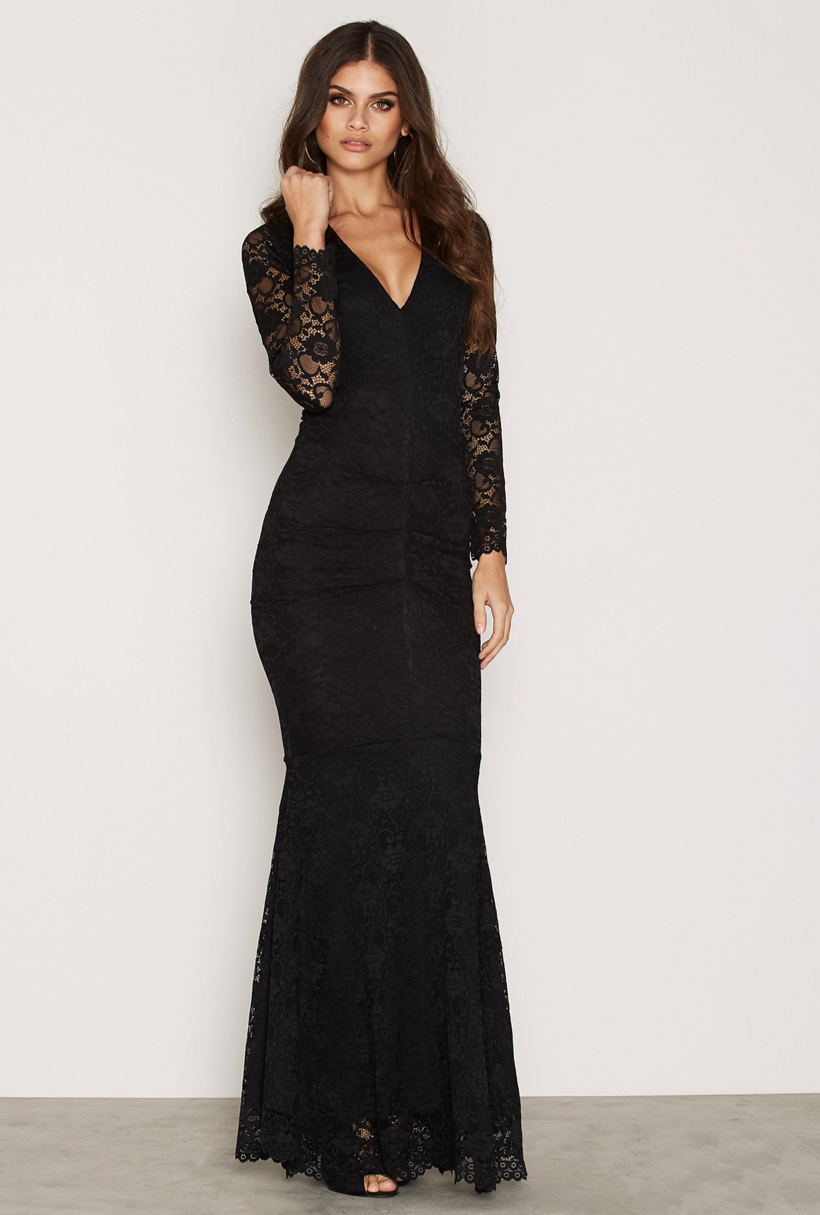 HONOR GOLD  SAVANNAH BLACK LACE WITH LONG SLEEVES FISHTAIL MAXI DRESS –  Honor Gold